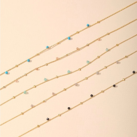 Dainty gold chain and bead necklace - Picture 4 of 4